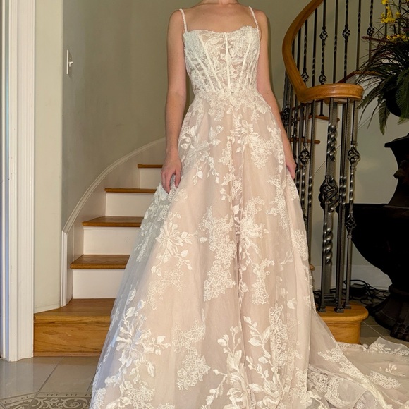 Madison James Fletcher wedding dress - Picture 4 of 9